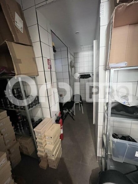 Retail in Meaux for lease - Interior Photo - Image 3 of 3