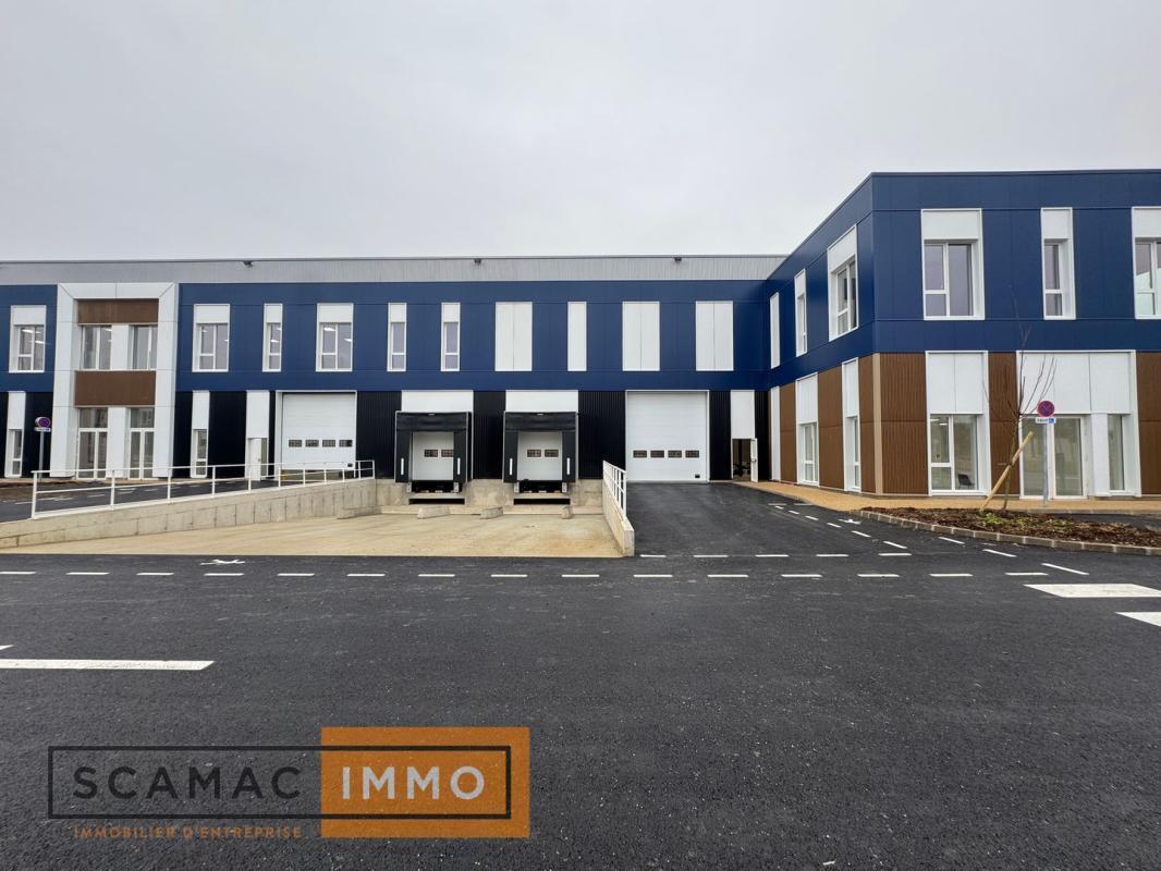 Industrial in Moissy-Cramayel for lease Building Photo- Image 1 of 11