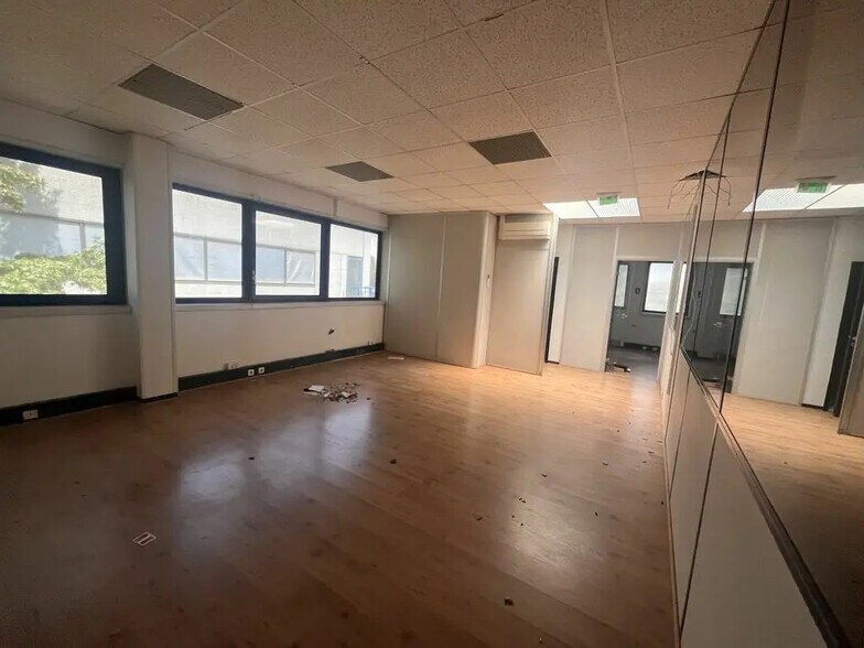 Office in Labège for lease - Interior Photo - Image 2 of 8