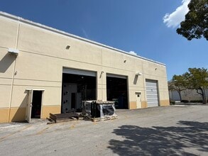 1747-1781 Banks Rd, Margate, FL à louer Photo intérieure- Image 2 de 15