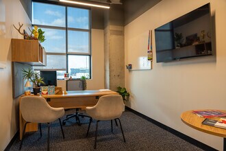 889 Howell Mill Rd, Atlanta, GA for lease Interior Photo- Image 2 of 10