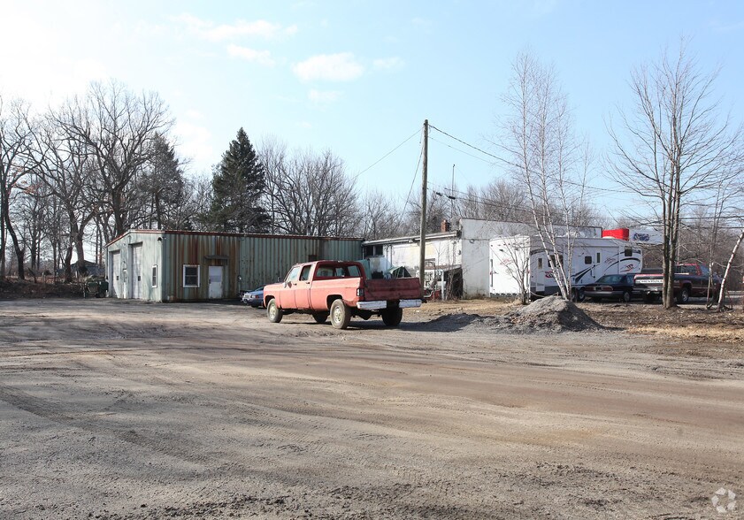 1556 Wolcott Rd, Wolcott, CT à vendre - Photo du bâtiment - Image 2 de 19