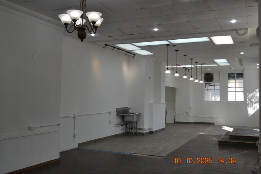 3355 Wilshire Blvd, Los Angeles, CA for lease - Interior Photo - Image 2 of 8