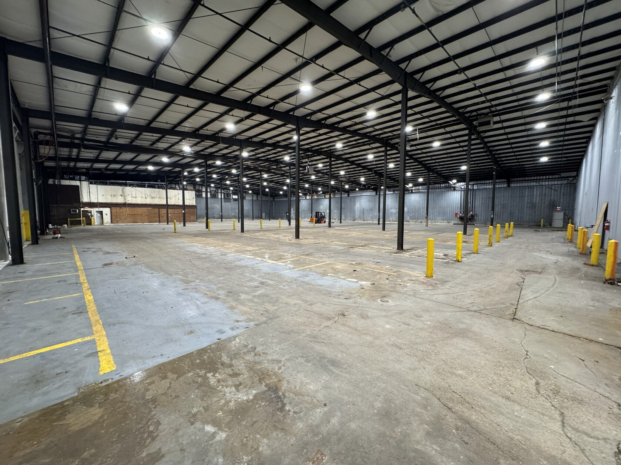 1125 Weems St, Jackson, MS for lease Interior Photo- Image 1 of 4