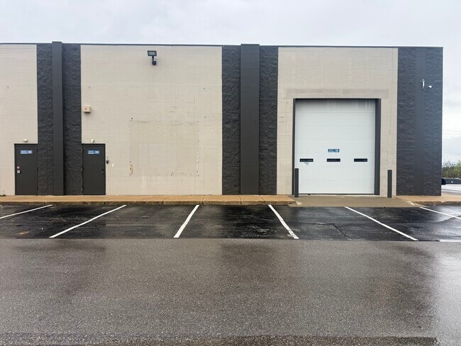 More details for 5435-5437 Westwood Dr, Saint Charles, MO - Flex for Lease