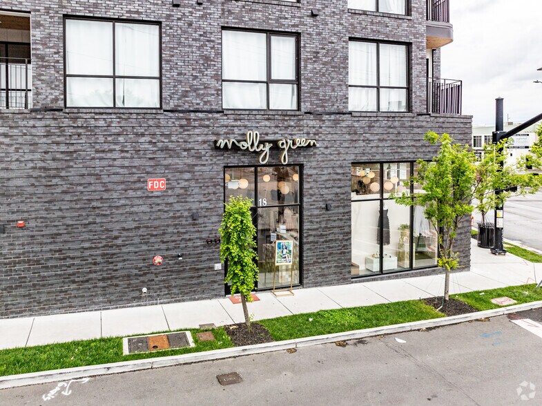 18 McFerrin Ave, Nashville, TN à louer - Photo du bâtiment - Image 2 de 4