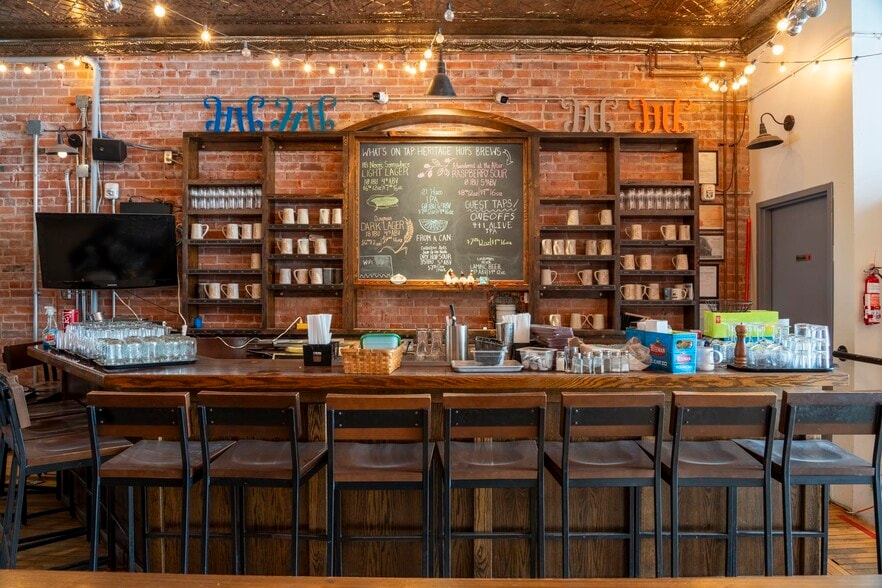 21 Market Pl, Stratford, ON à vendre - Photo intérieure - Image 3 de 33