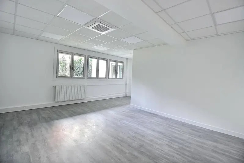 46 Rue Duhesme, Paris à louer - Photo du bâtiment - Image 3 de 18