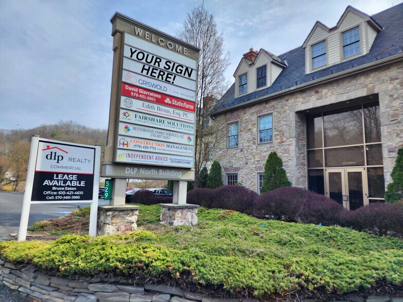 529 Seven Bridge Rd, East Stroudsburg, PA à louer - Photo du bâtiment - Image 1 de 20