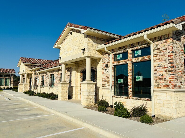 4909 Golden Triangle Blvd, Fort Worth, TX à vendre - Photo du bâtiment - Image 2 de 5
