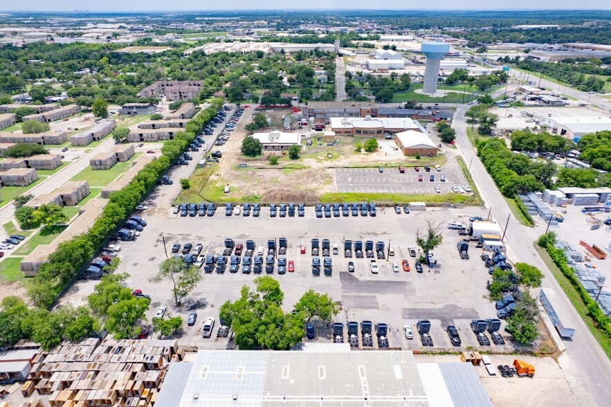 302 Springfield Rd, San Antonio, TX à louer - Photo du bâtiment - Image 2 de 7