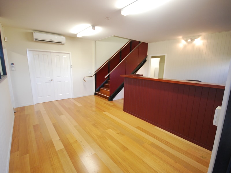 23 Ashtan Pl, Banyo for lease Interior Photo- Image 1 of 5