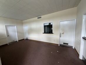 2601 Parkwood Dr, Brunswick, GA for lease Interior Photo- Image 2 of 18