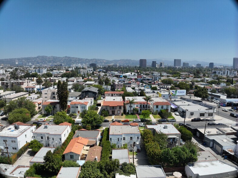 8521 Horner St, Los Angeles, CA à vendre - Communauté Matterport - Image 2 de 15