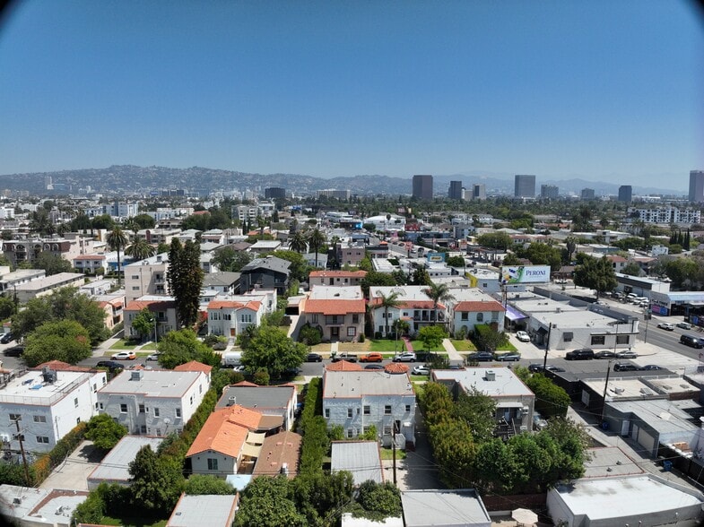 8521 Horner St, Los Angeles, CA for sale - Matterport Community - Image 2 of 15