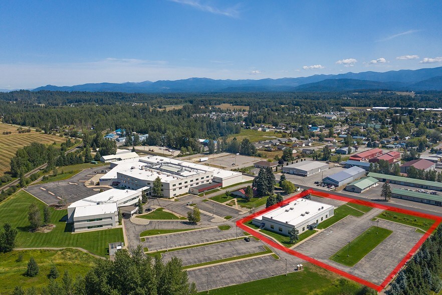 52 McGhee Rd, Sandpoint, ID à vendre - Photo du bâtiment - Image 2 de 31