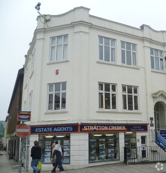 12 Lemon St, Truro à louer - Photo du bâtiment - Image 2 de 9