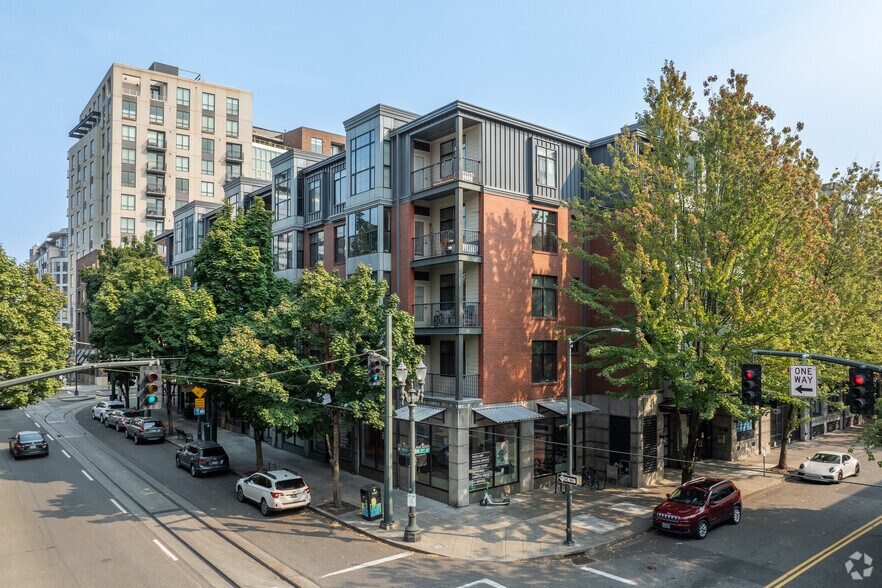 1102 NW Lovejoy St, Portland, OR à louer - Photo du bâtiment - Image 2 de 34