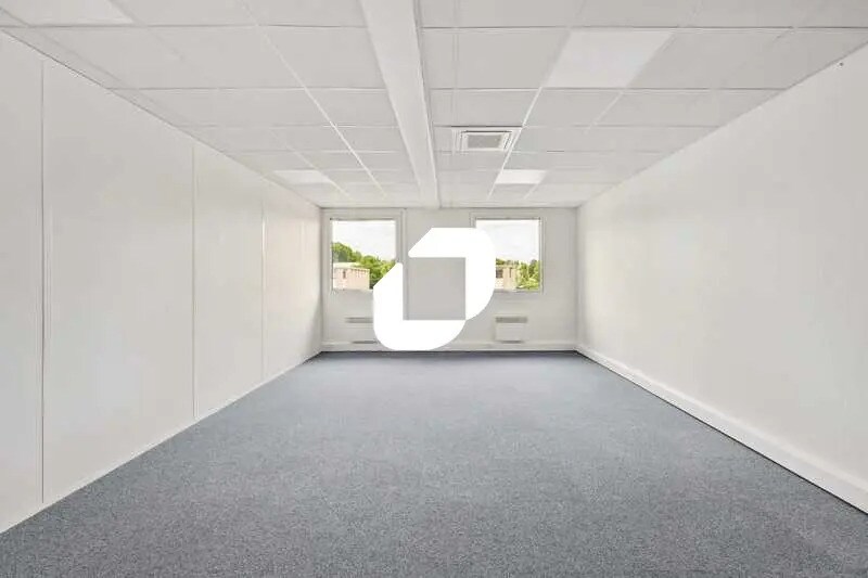 Bureau dans Tremblay-en-France à louer - Photo intérieure - Image 2 de 13