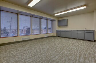 2720 E Yampa St, Colorado Springs, CO for sale Interior Photo- Image 2 of 9