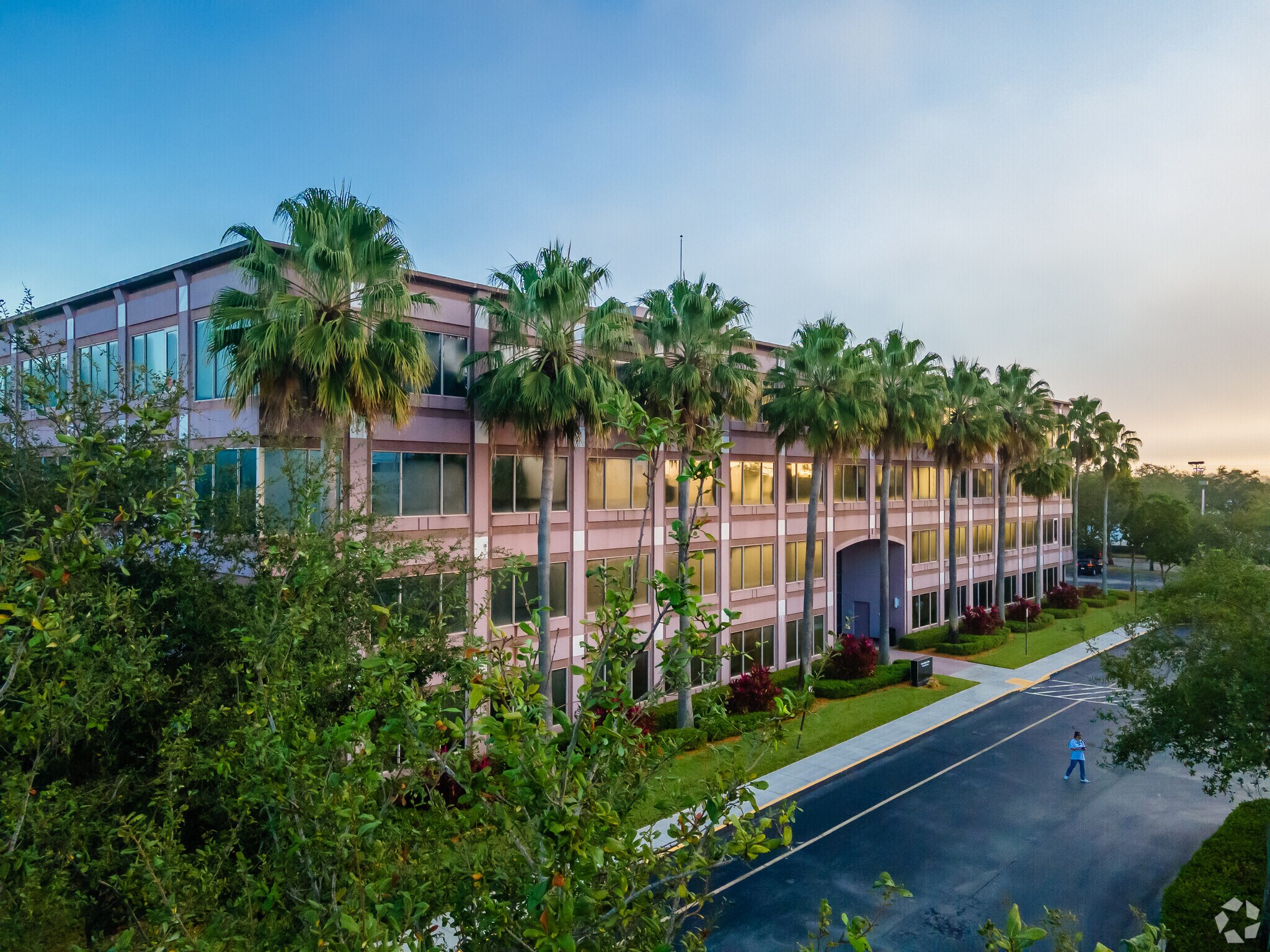 8050 SW 10th St, Plantation, FL à louer Photo du bâtiment- Image 1 de 6