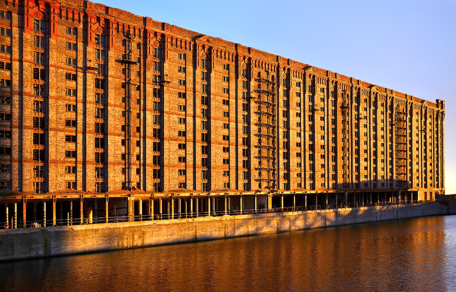 Stanley Dock, Liverpool for lease - Primary Photo - Image 1 of 4