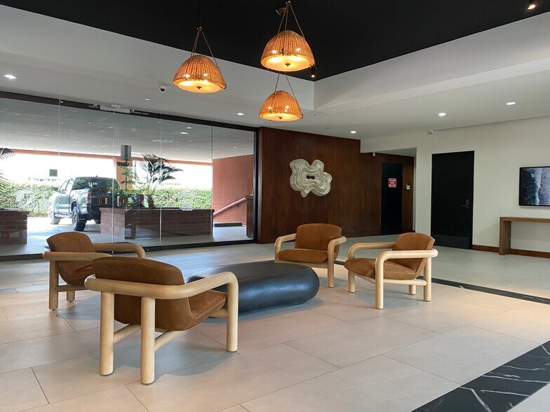 3465 Camino del Rio S, San Diego, CA à louer - Photo du bâtiment - Image 3 de 19