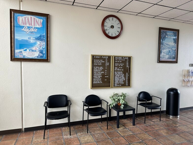 460 E Carson Plaza Dr, Carson, CA for lease - Building Photo - Image 3 of 12