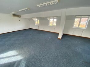 Tollbar Way, Southampton for lease Interior Photo- Image 2 of 9