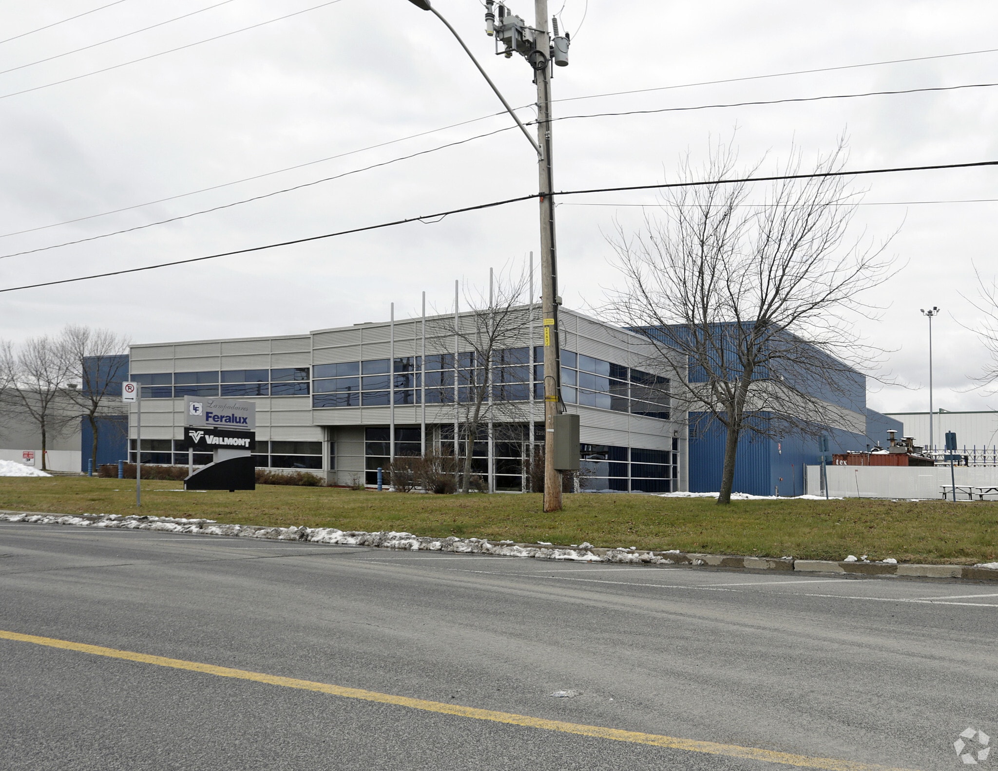 2250 Rue Bombardier, Ste-Julie, QC for lease Primary Photo- Image 1 of 3