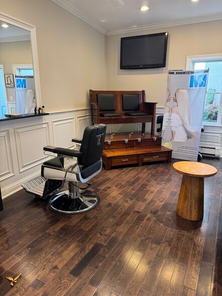 123 Wolfs Ln, Pelham, NY à vendre - Photo intérieure - Image 3 de 7