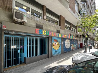 Plus de détails pour Multi-résidentiel à vendre