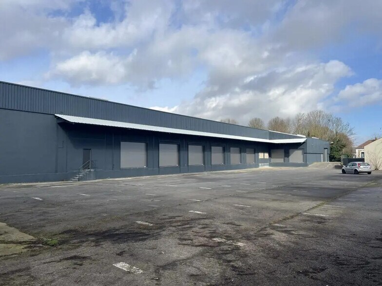 3 Rue Du Stade Sauvanet, Le Mesnil-Amelot à louer - Photo du bâtiment - Image 1 de 10