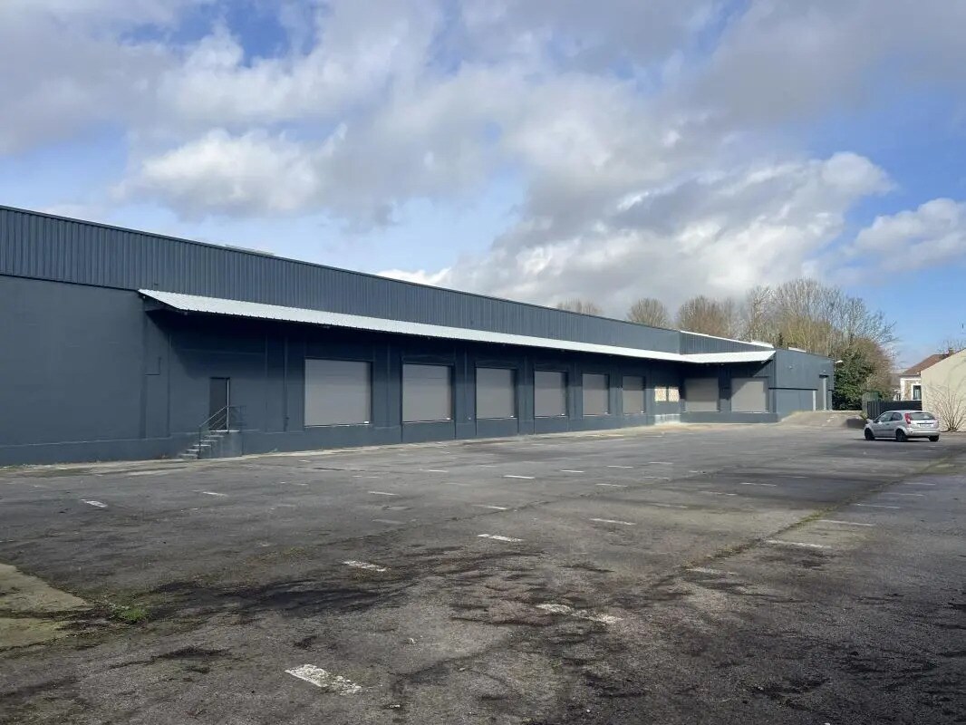 3 Rue Du Stade Sauvanet, Le Mesnil-Amelot à louer Photo du bâtiment- Image 1 de 11