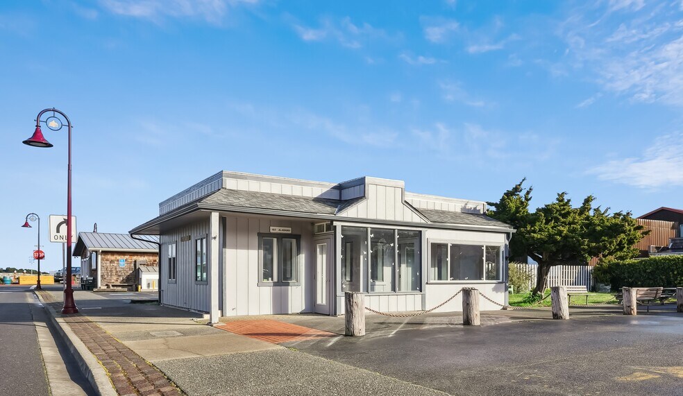 165 Alabama Ave SE, Bandon, OR à vendre - Photo du bâtiment - Image 1 de 24