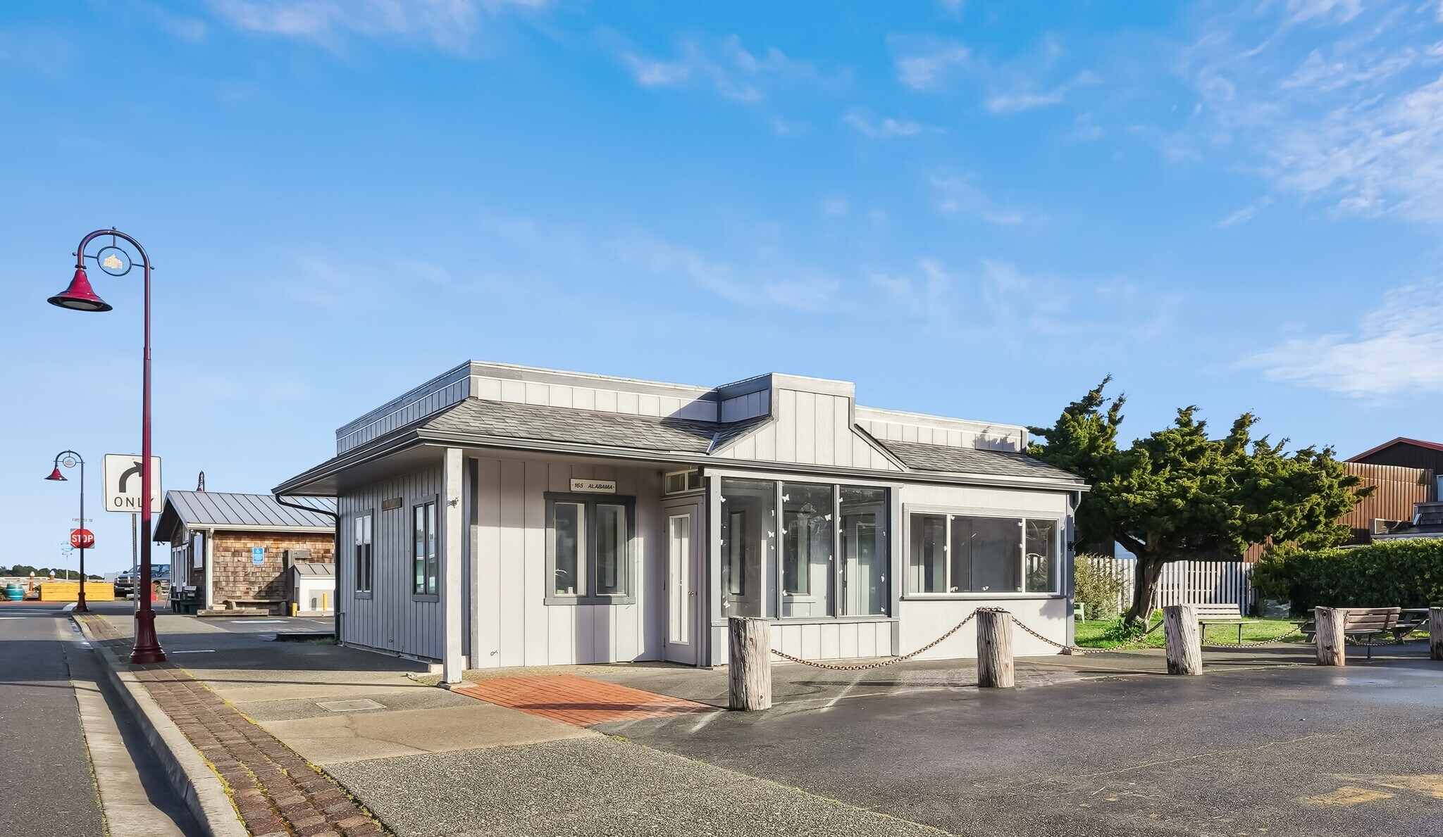 165 Alabama Ave SE, Bandon, OR à vendre Photo du bâtiment- Image 1 de 25