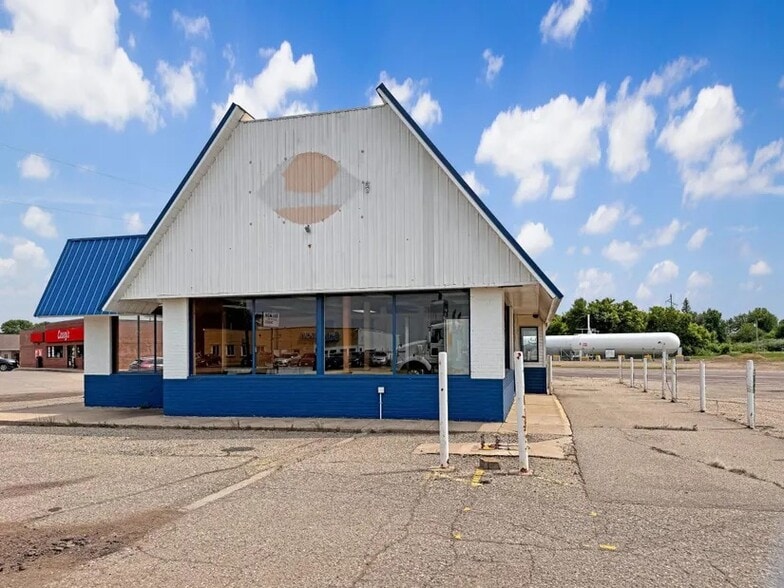 1201 Craig Ave, Tracy, MN for sale - Building Photo - Image 2 of 33