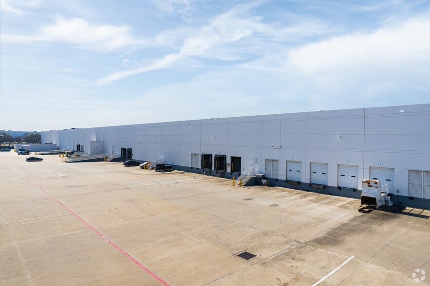 5300 Alliance Gateway Fwy, Fort Worth, TX à louer - Photo du bâtiment - Image 3 de 4