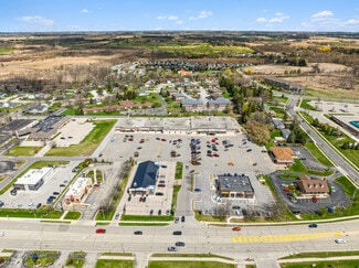Plus de détails pour 1520-1566 E Sumner St, Hartford, WI - Commerce de détail à vendre