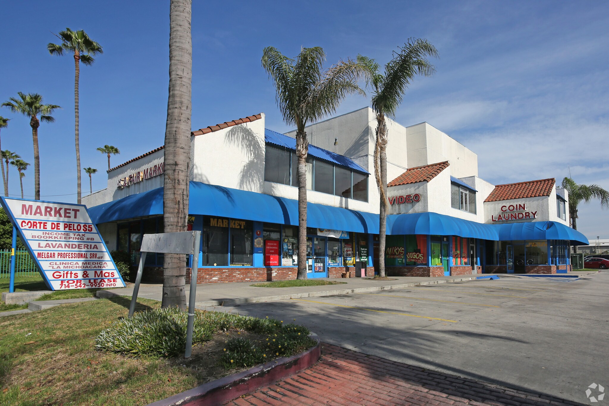 2715 W 1st St, Santa Ana, CA à vendre Photo principale- Image 1 de 4