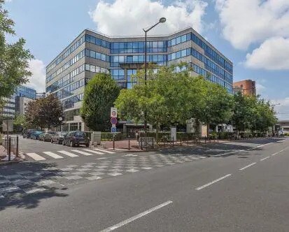 12 Rue Rouget De Lisle, Issy-les-Moulineaux for lease Building Photo- Image 1 of 11