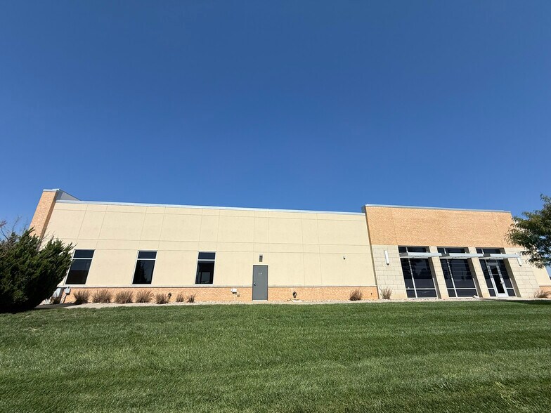 1719 E Cambridge, Derby, KS à louer - Photo du bâtiment - Image 3 de 6