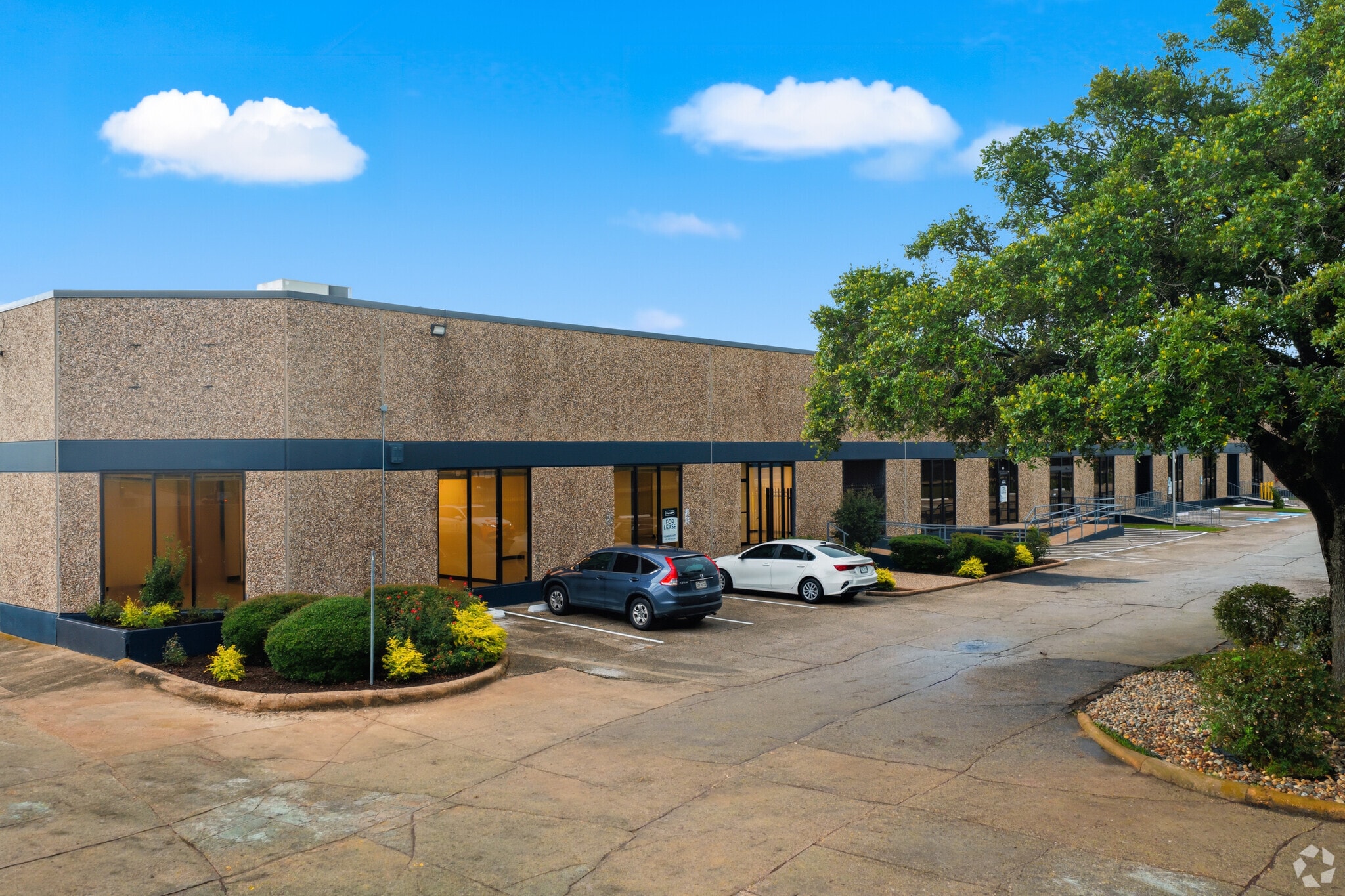 8303-8317 Knight Rd, Houston, TX for lease Building Photo- Image 1 of 10