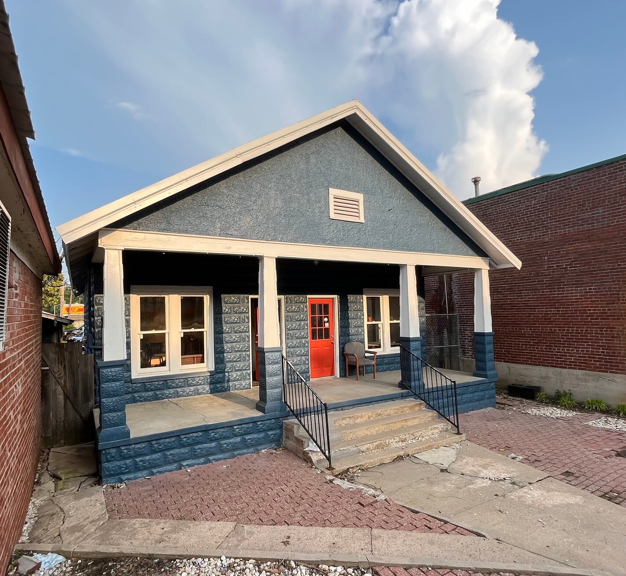 304 N Muskogee Ave, Tahlequah, OK for lease Interior Photo- Image 1 of 2
