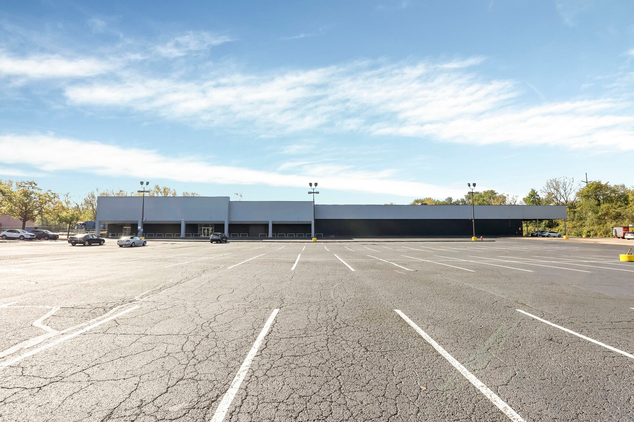 4001 Refugee Rd, Columbus, OH for lease Interior Photo- Image 1 of 8