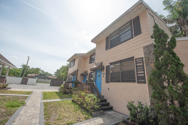 Plus de détails pour 12216 N 59th St, Tampa, FL - Multi-résidentiel à vendre