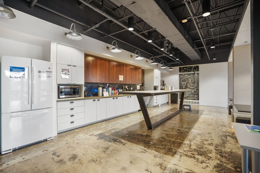 313 E Anderson Ln, Austin, TX à vendre - Photo intérieure - Image 2 de 8