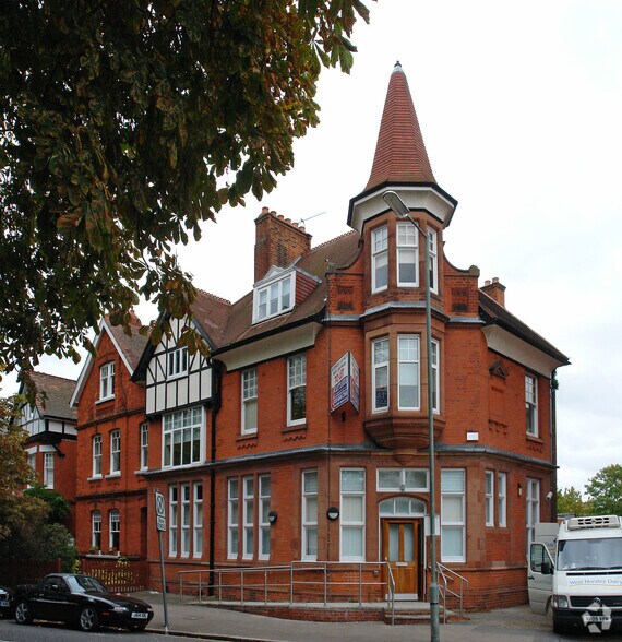 1 Wolsey Rd, East Molesey à vendre - Photo du bâtiment - Image 3 de 5