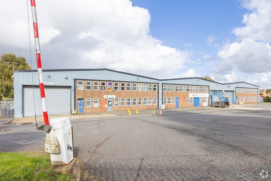 1 Cavalry Hl, Weedon à vendre - Photo principale - Image 1 de 1