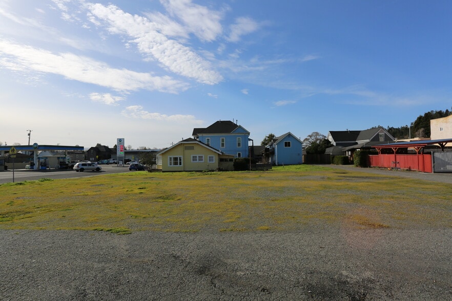 860 Main st, Fortuna, CA à vendre - Photo du bâtiment - Image 2 de 4